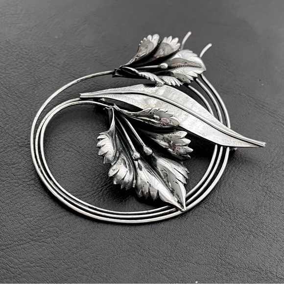 Huge vintage sterling silver Artisan made flower brooch pin - Picture 5 of 10